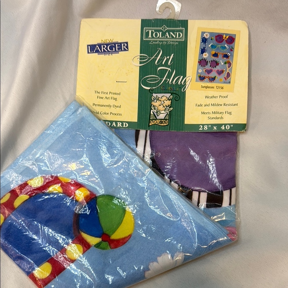 Toland Large Art Flag, 28x40, colorful Sunglasses Summer Design, NWT